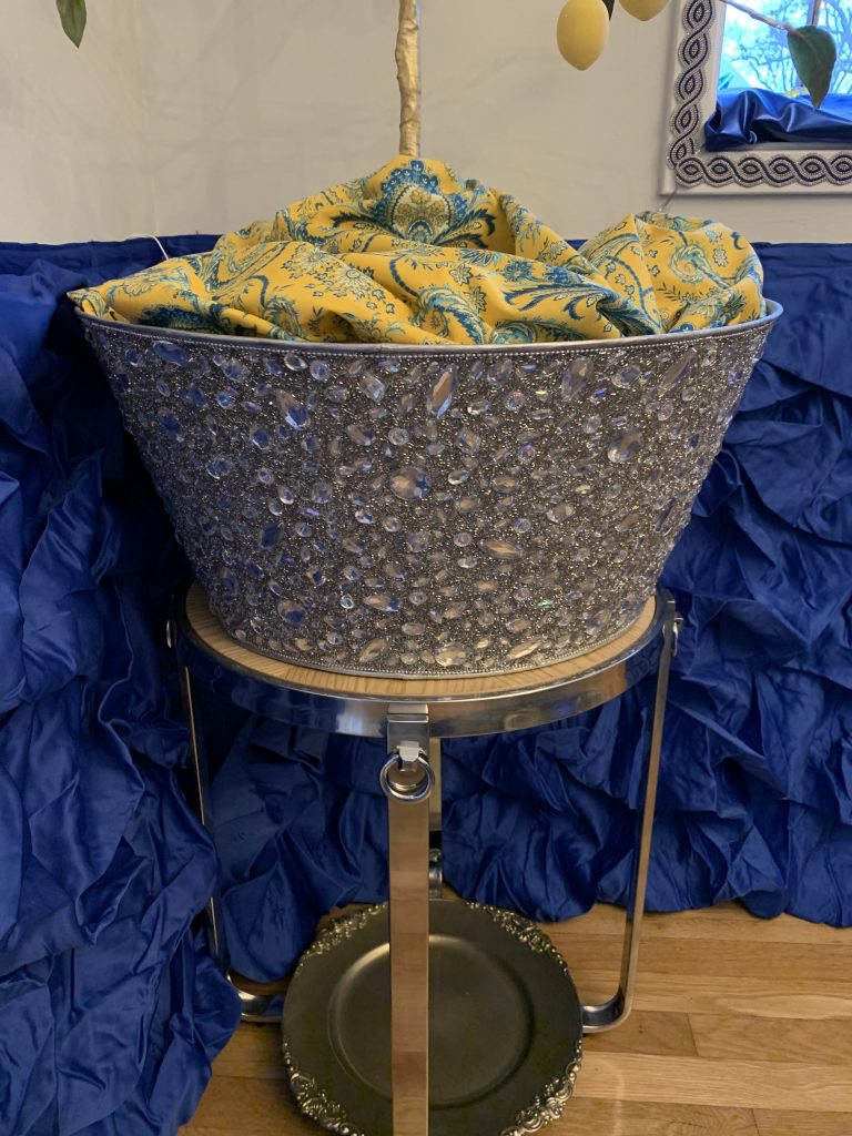 Jeweled tree collar as bucket
